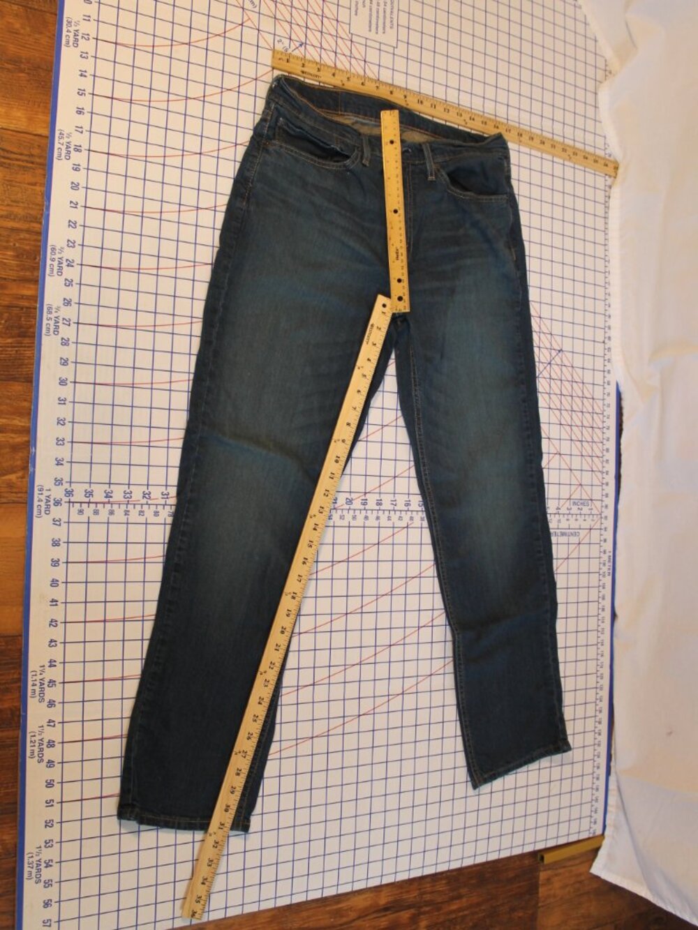 Levi's 541 Athletic Taper Men's Jeans 34/32 - Picture 4 of 8